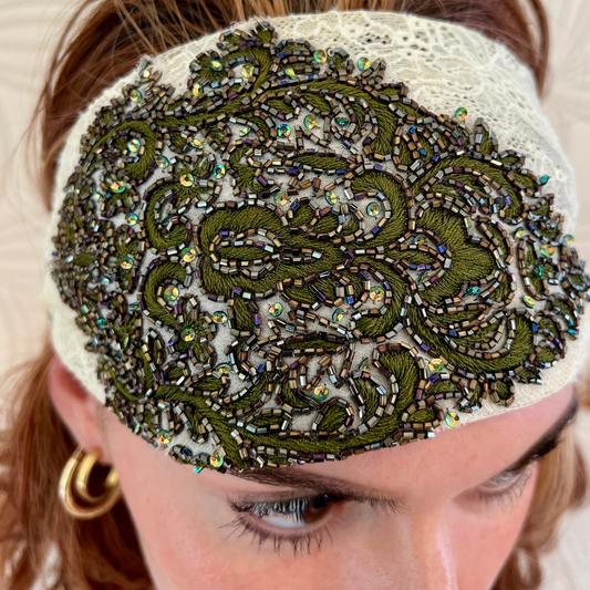 Stretch lace headband with embroidered appliqué