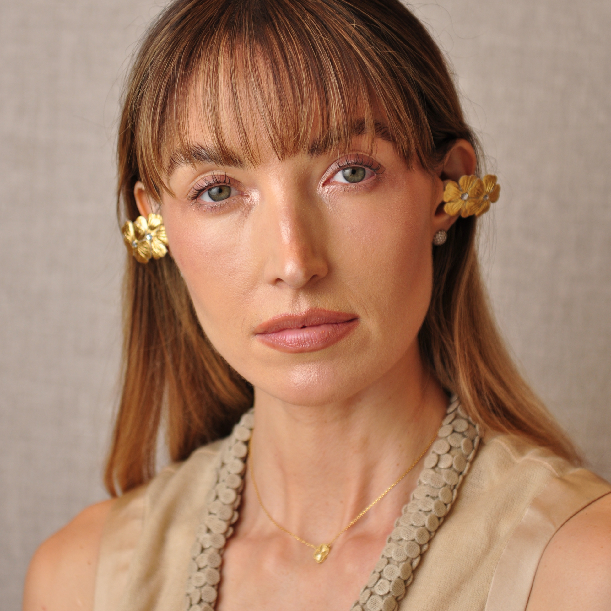 PRIAMBLE Aruna Open-Ear Audio Earrings in Gold – Front View
